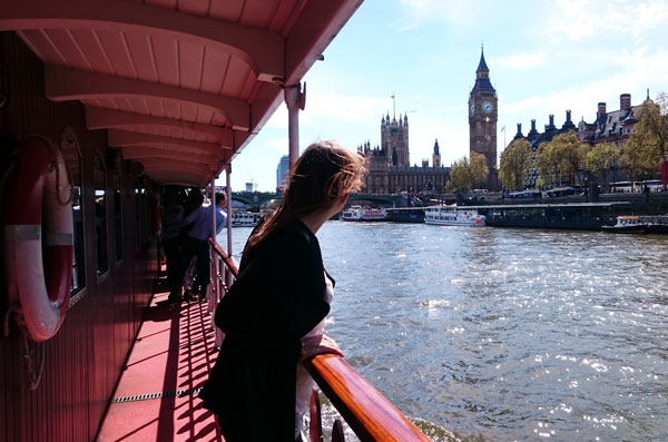 Le Palais de Westminster vu depuis le BB Boat